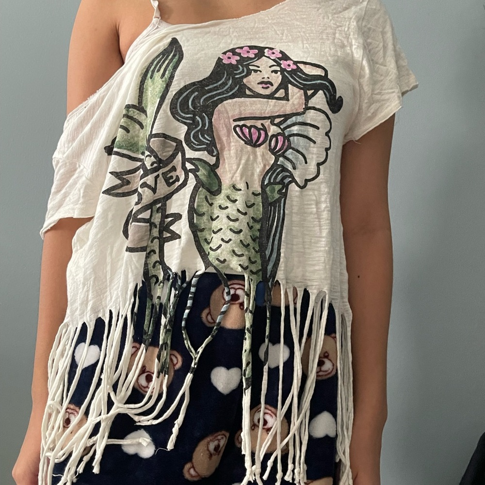 Cute fringe loose off the shoulder too great for hot summer days